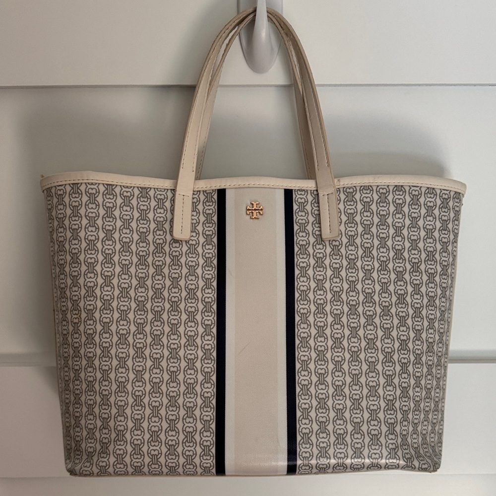 Tory Burch Gemini Link Tote - Picture 2 of 14